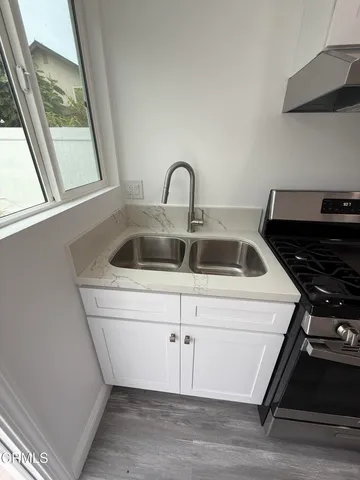 a close view of sink and tap