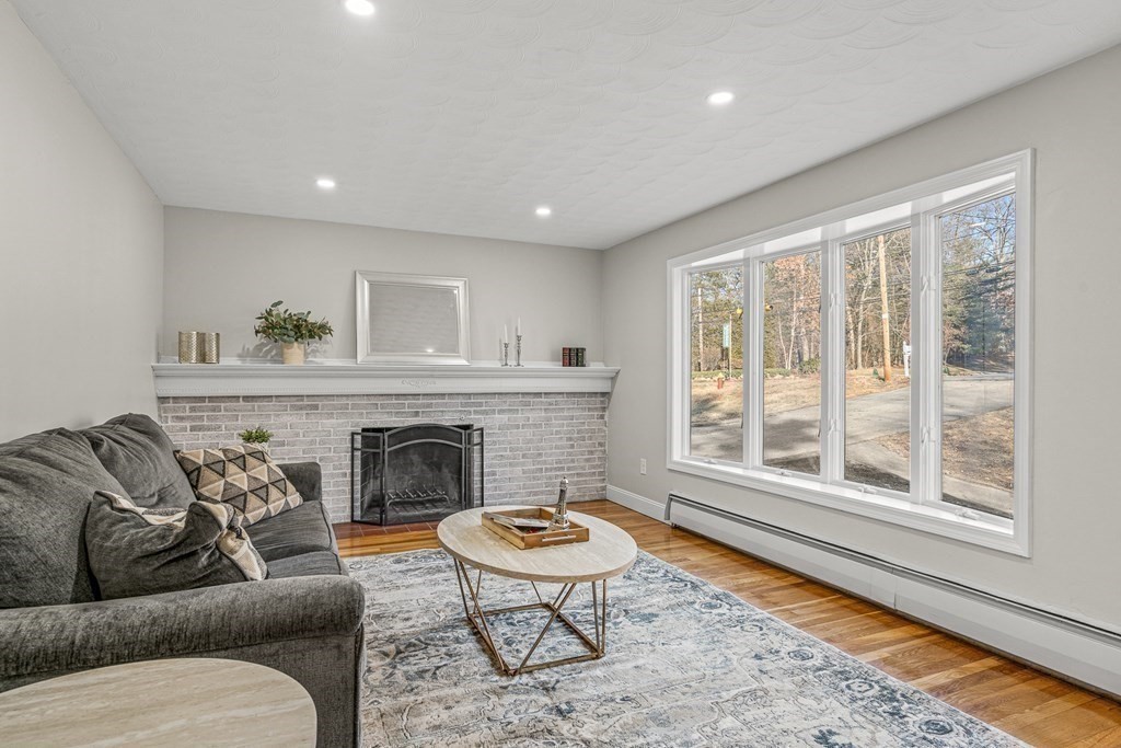 347 Concord Road Billerica, MA 01821 - Photo 3 of 39 Gallery Image 3
