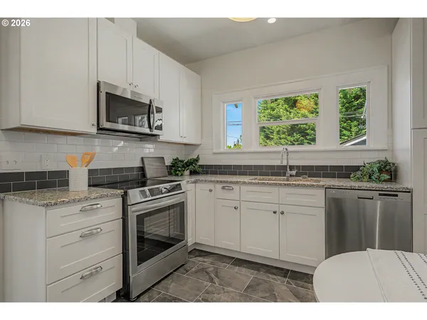 $600,000 | 9806-9820 North Midway Avenue, Portland, OR 97203
