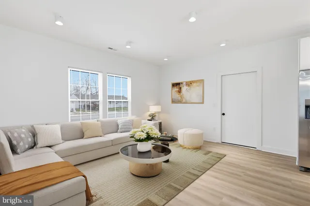 $3,800 | 65 Oaktree Drive, Levittown, PA 19055