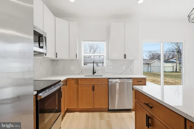 $3,800 | 65 Oaktree Drive, Levittown, PA 19055