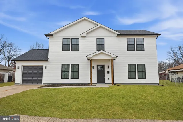 $3,800 | 65 Oaktree Drive, Levittown, PA 19055