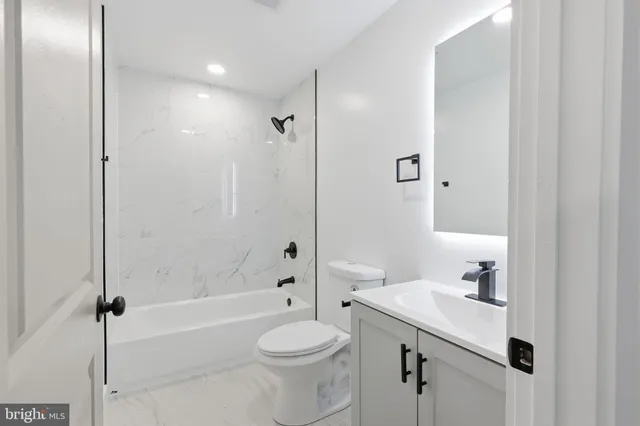 $3,800 | 65 Oaktree Drive, Levittown, PA 19055