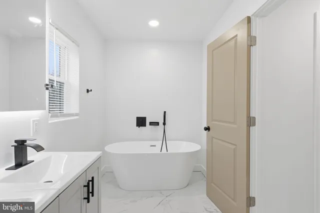 $3,800 | 65 Oaktree Drive, Levittown, PA 19055