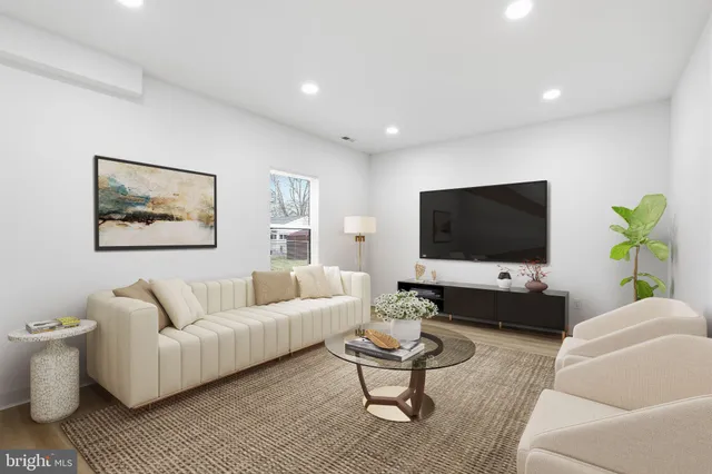 $3,800 | 65 Oaktree Drive, Levittown, PA 19055