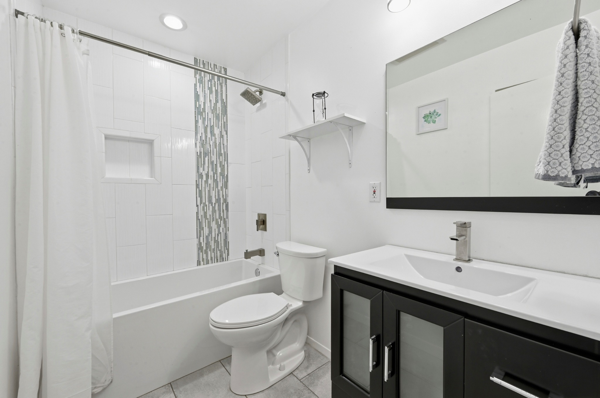 5301 Buffalo Pass Austin, TX 78745 - Photo 18 of 23 Full, updated bath second bath