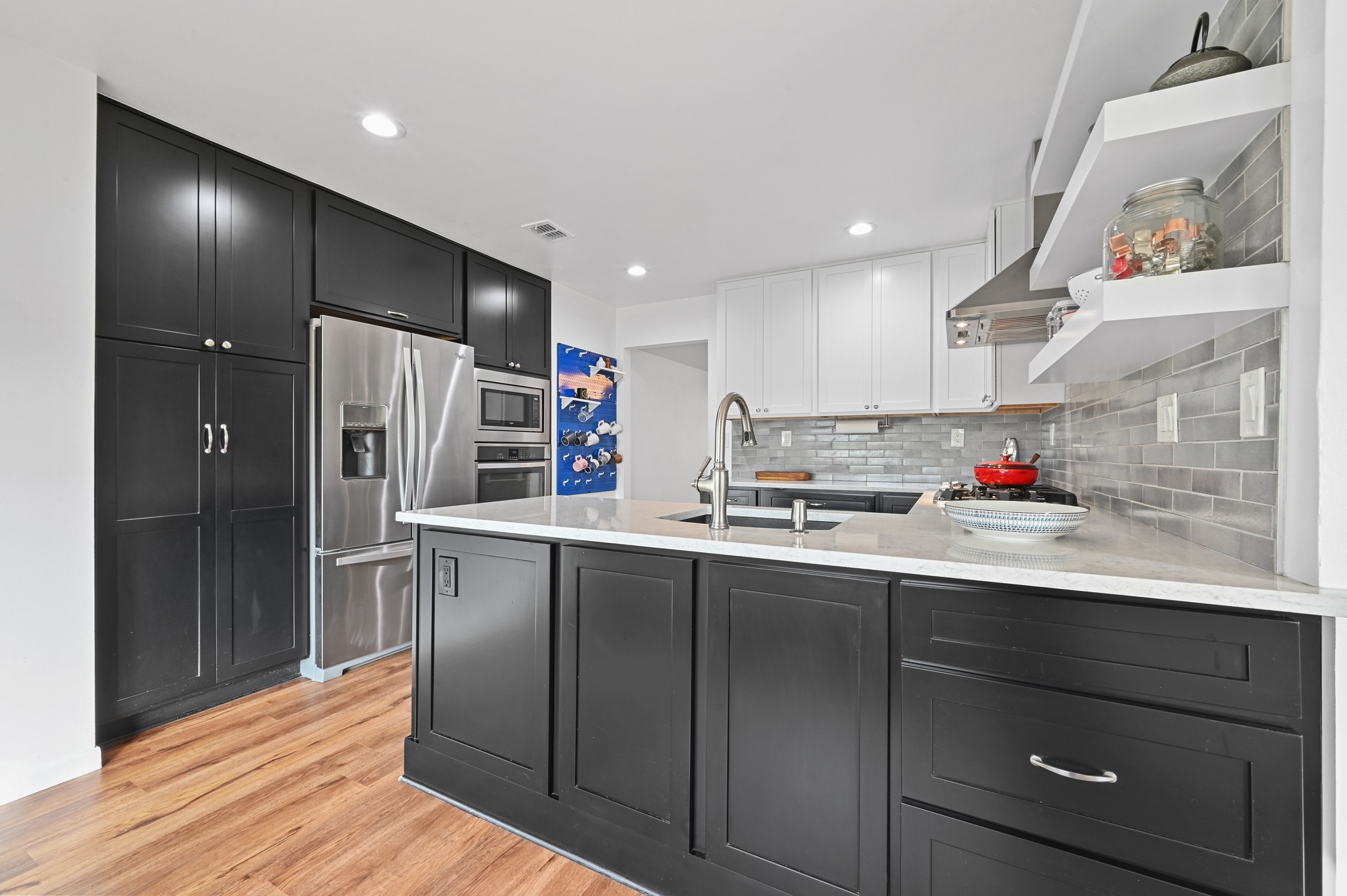 5301 Buffalo Pass Austin, TX 78745 - Photo 10 of 23 Gourmet kitchen