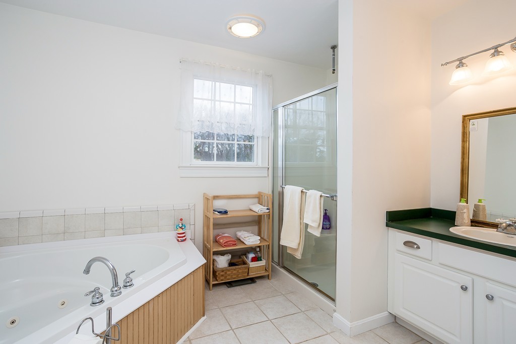 26 Oakbluff Road Bourne, MA 02562 - Photo 15 of 27