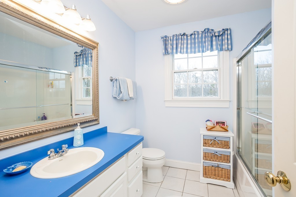 26 Oakbluff Road Bourne, MA 02562 - Photo 17 of 27