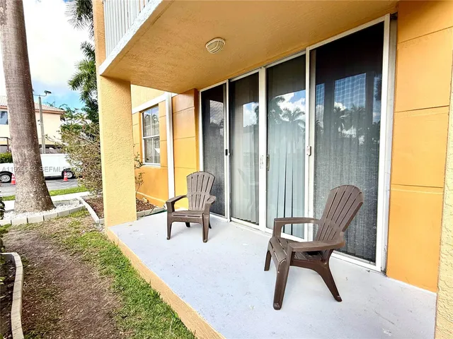 $1,790 | 1341 Southeast 3rd Avenue, Unit 102, Dania Beach, FL 33004
