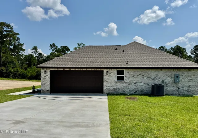 $329,900 | 24100 Autumn Place, Picayune, MS 39466