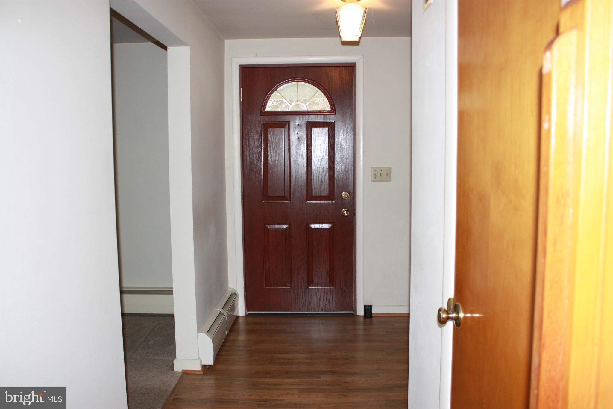 300 Gochnauer Avenue Lititz, PA 17543 - Photo 5 of 22 Foyer