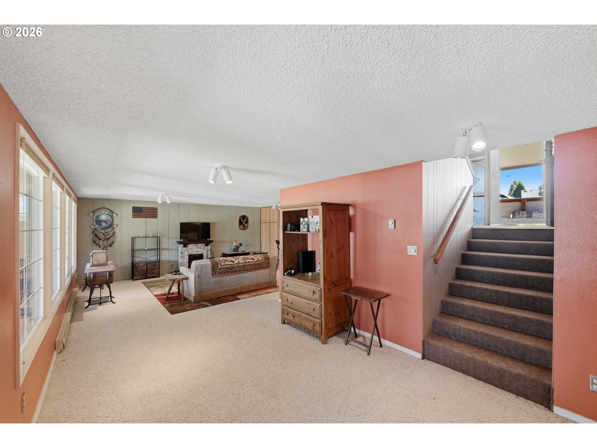 2820 Country Club Court Reedsport, OR 97467 - Photo 15 of 37 Family Room