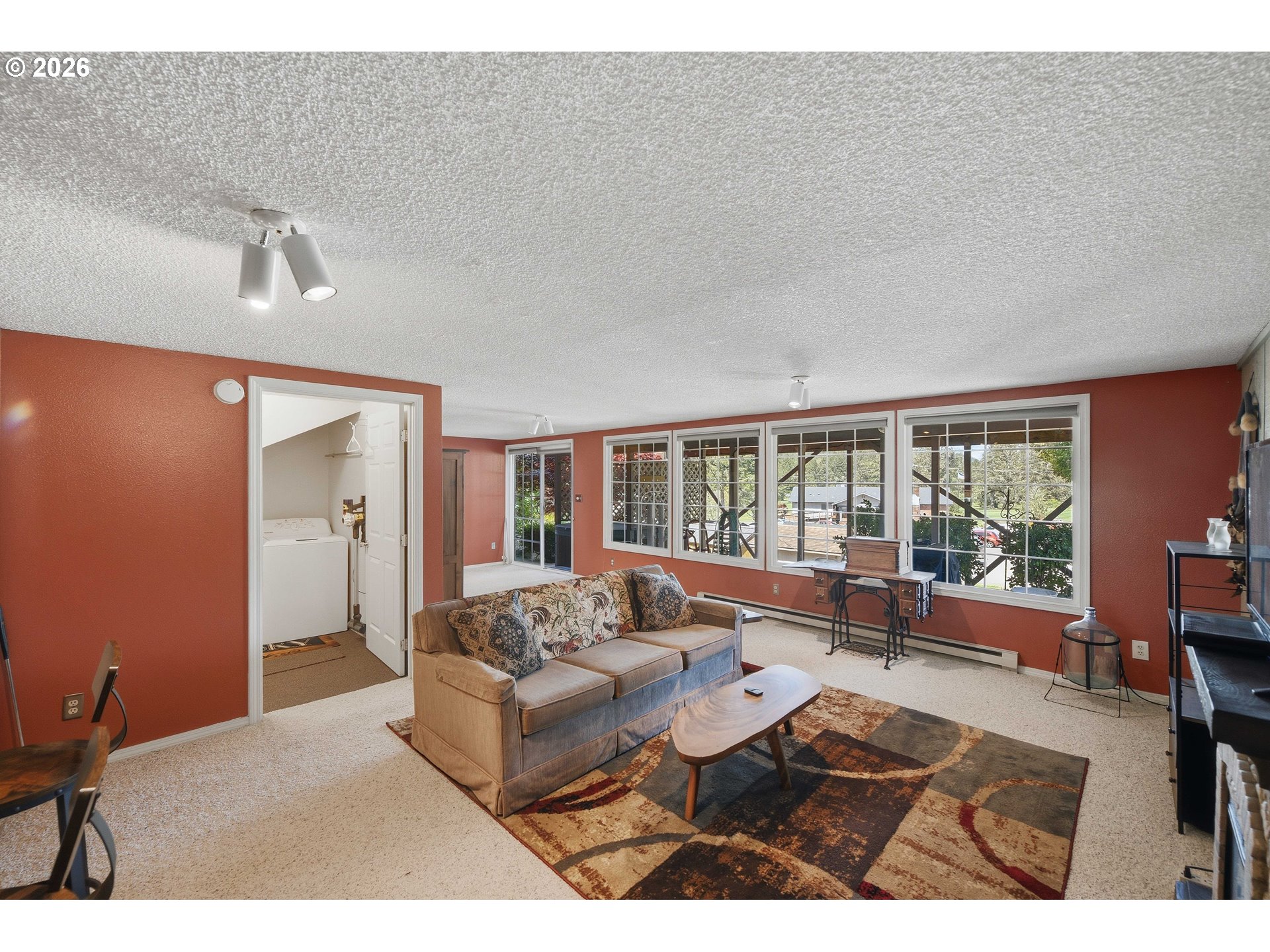 2820 Country Club Court Reedsport, OR 97467 - Photo 17 of 37 Family Room