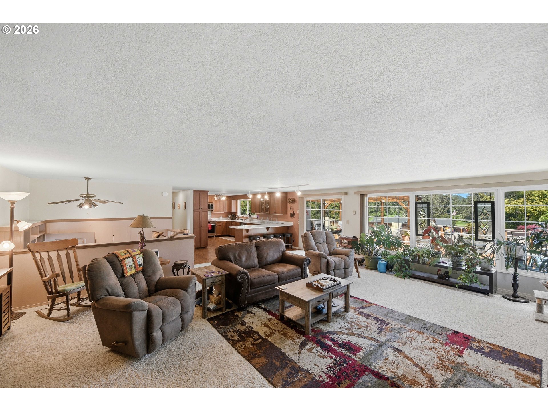 2820 Country Club Court Reedsport, OR 97467 - Photo 4 of 37 Living Room