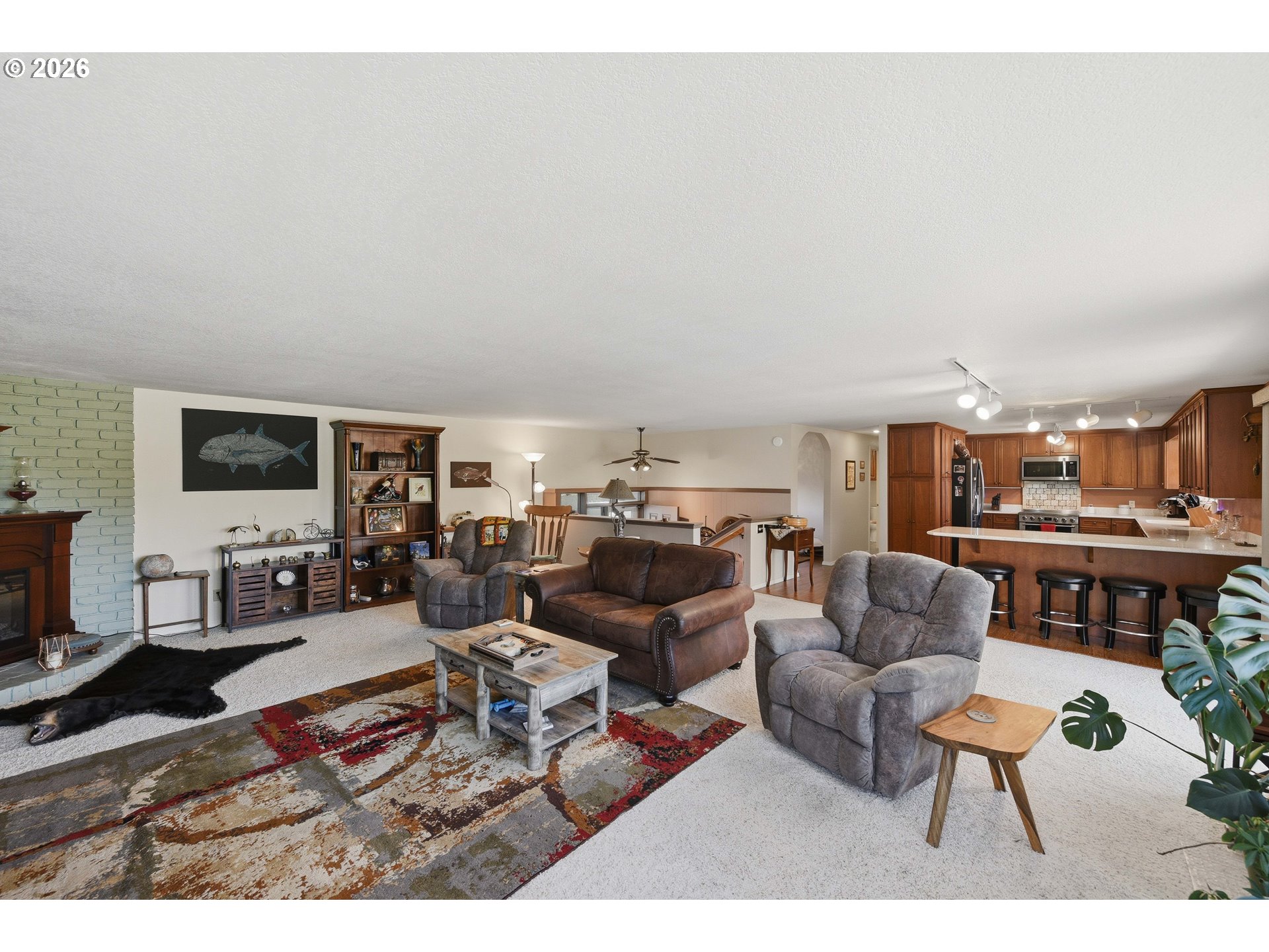 2820 Country Club Court Reedsport, OR 97467 - Photo 5 of 37 Living Room