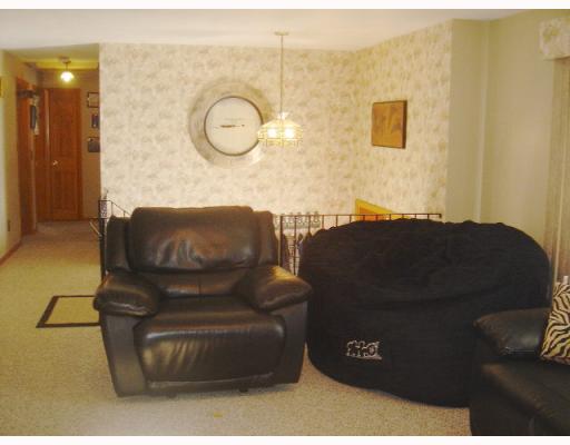 21 Hornbeam Road Coventry, RI 02816 - Photo 11 of 11 Living Room.