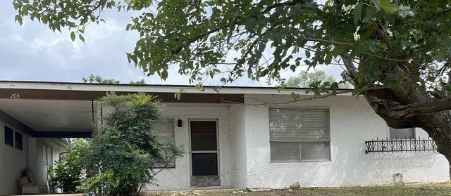 $1,200 | 203 Ranchero Road, Kerrville, TX 78028