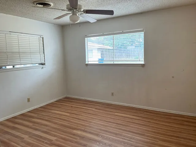 $1,200 | 203 Ranchero Road, Kerrville, TX 78028