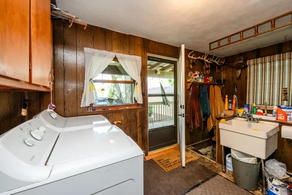 $500,000 | 13228 Dutch Settlement Road, Marcellus, MI 49067