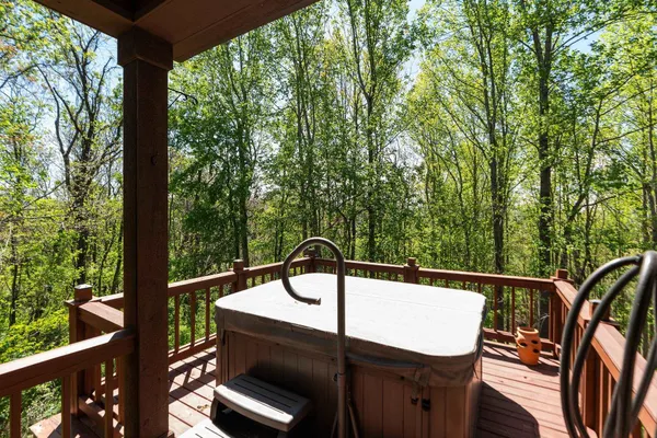 $689,900 | 150 Fairfield Estates Drive, Raphine, VA 24472