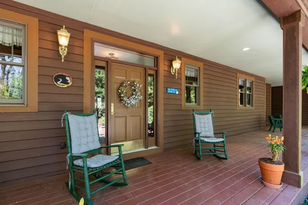 $689,900 | 150 Fairfield Estates Drive, Raphine, VA 24472