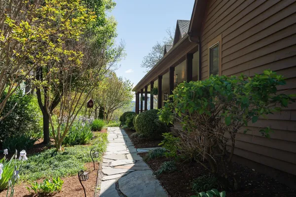 $689,900 | 150 Fairfield Estates Drive, Raphine, VA 24472
