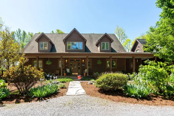 $689,900 | 150 Fairfield Estates Drive, Raphine, VA 24472