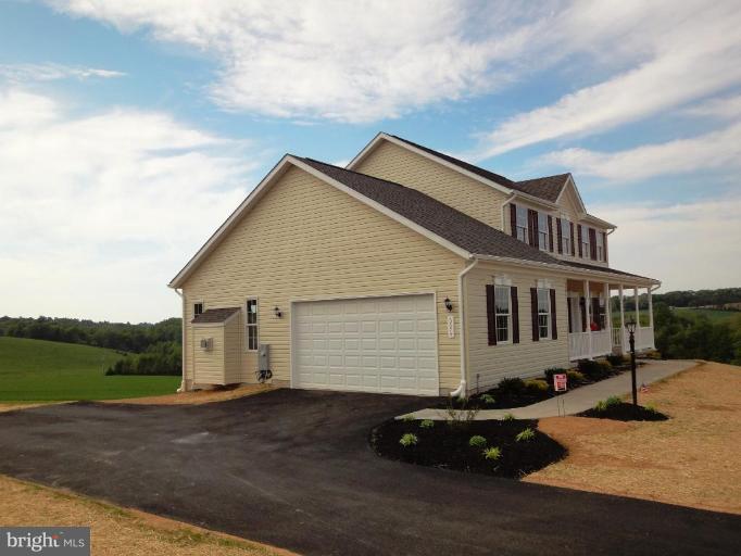 6674 Wind Ridge Road Mount Airy, MD 21771 - Photo 8 of 15 Garage 1