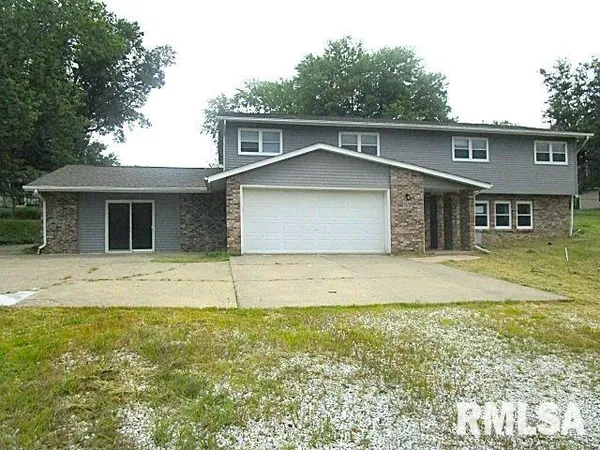 $175,000 | 2 Woodland Lane, Macomb, IL 61455
