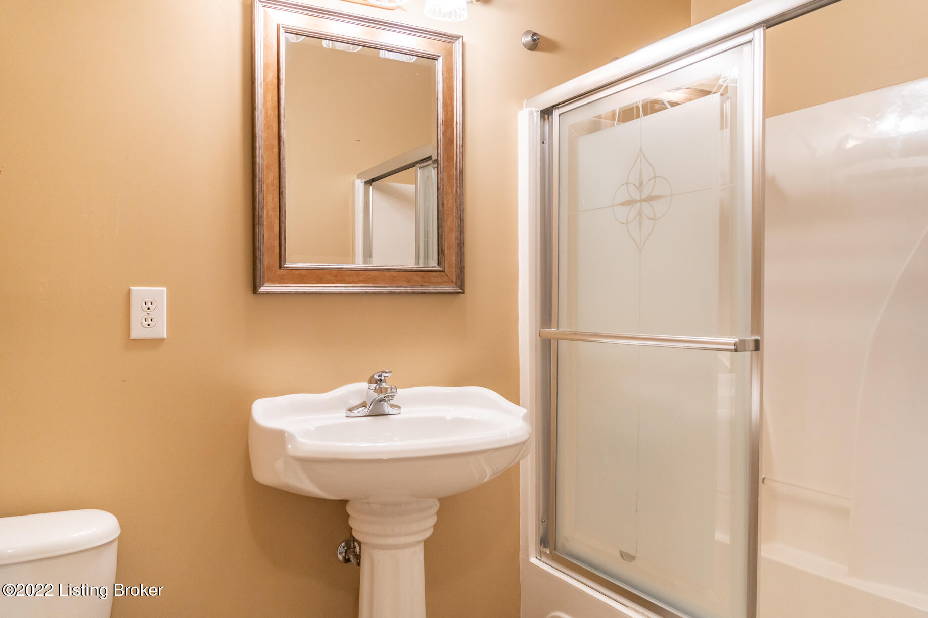 187 Haley Road Shelbyville, KY 40065 - Photo 20 of 24 Hallway Access