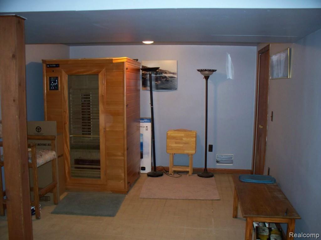 17402 Champaign Road Allen Park, MI 48101 - Photo 33 of 35 BASEMENT2.jpg