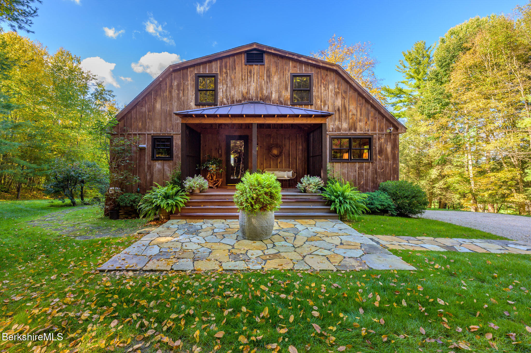 40 Veeley Road Sheffield, MA 01257 - Photo 1 of 40 A GAMBREL BEAUTY