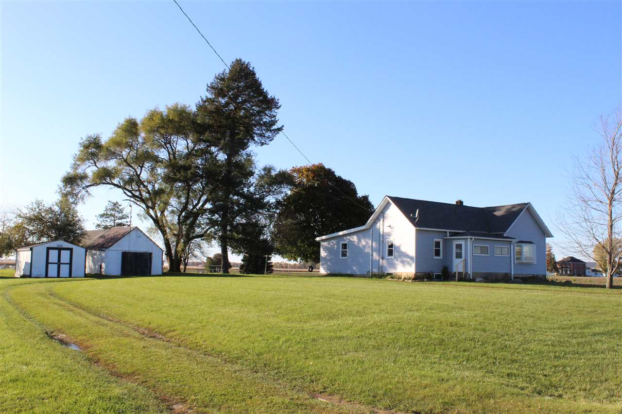 8987 Cram Road Chesaning, MI 48616 - Photo 1 of 45