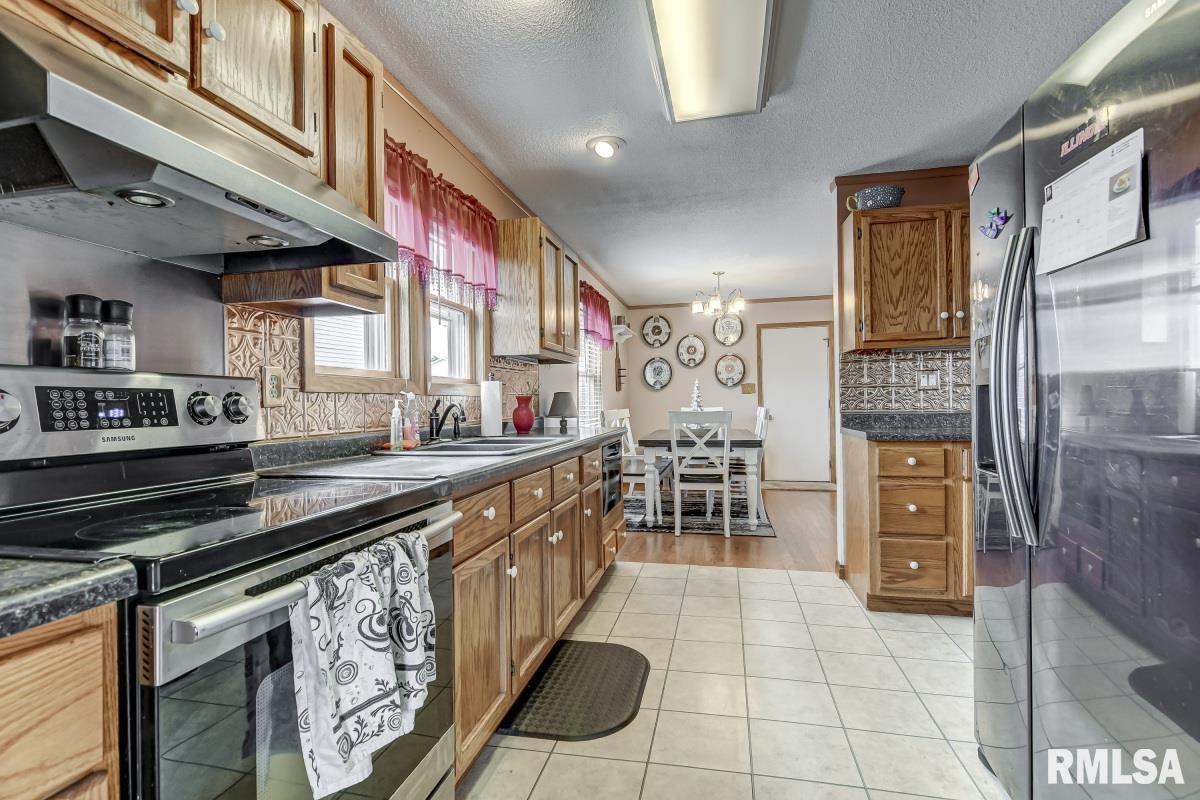 2712 Cheshire Road Springfield, IL 62703 - Photo 11 of 35