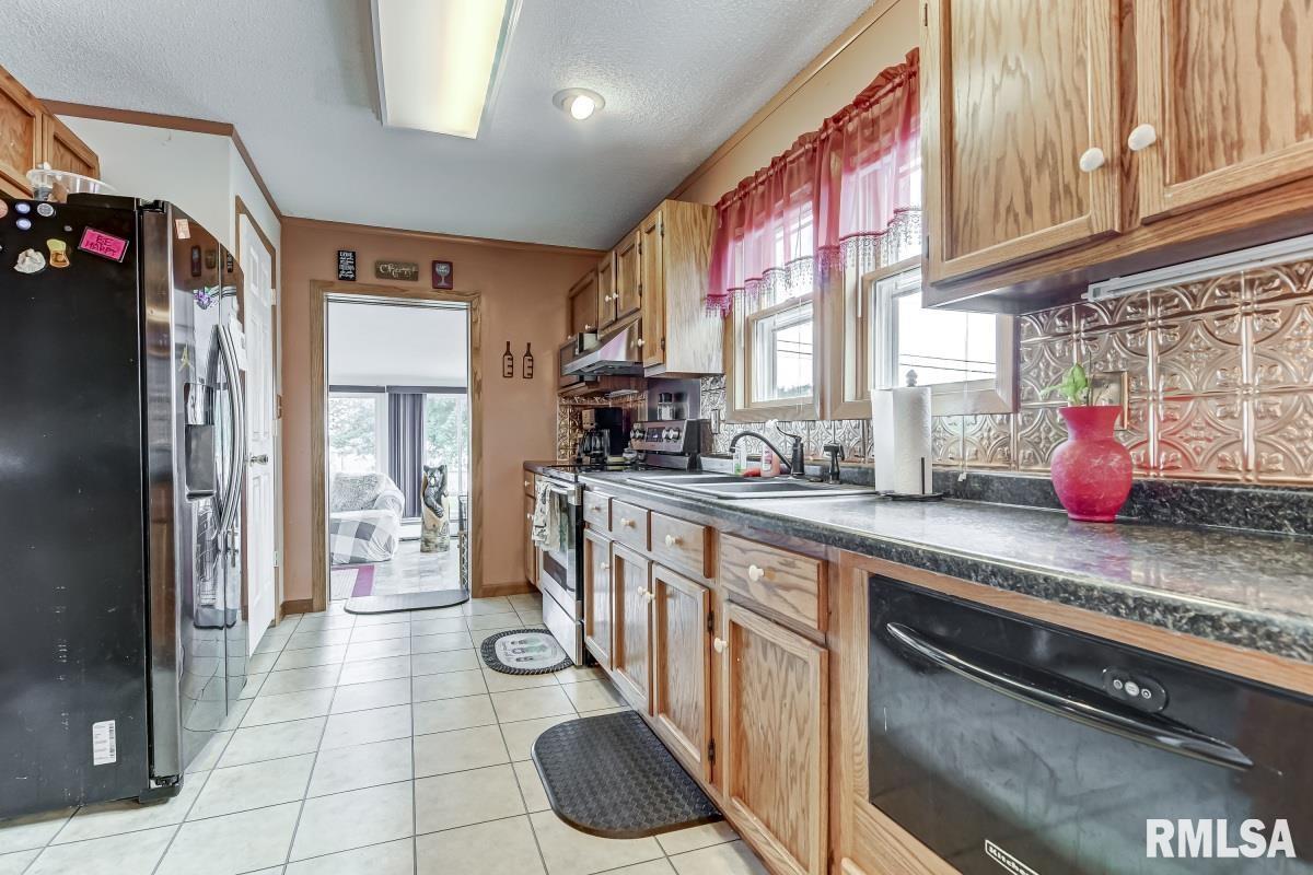 2712 Cheshire Road Springfield, IL 62703 - Photo 14 of 35