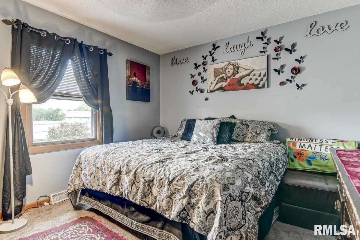 2712 Cheshire Road Springfield, IL 62703 - Photo 18 of 35