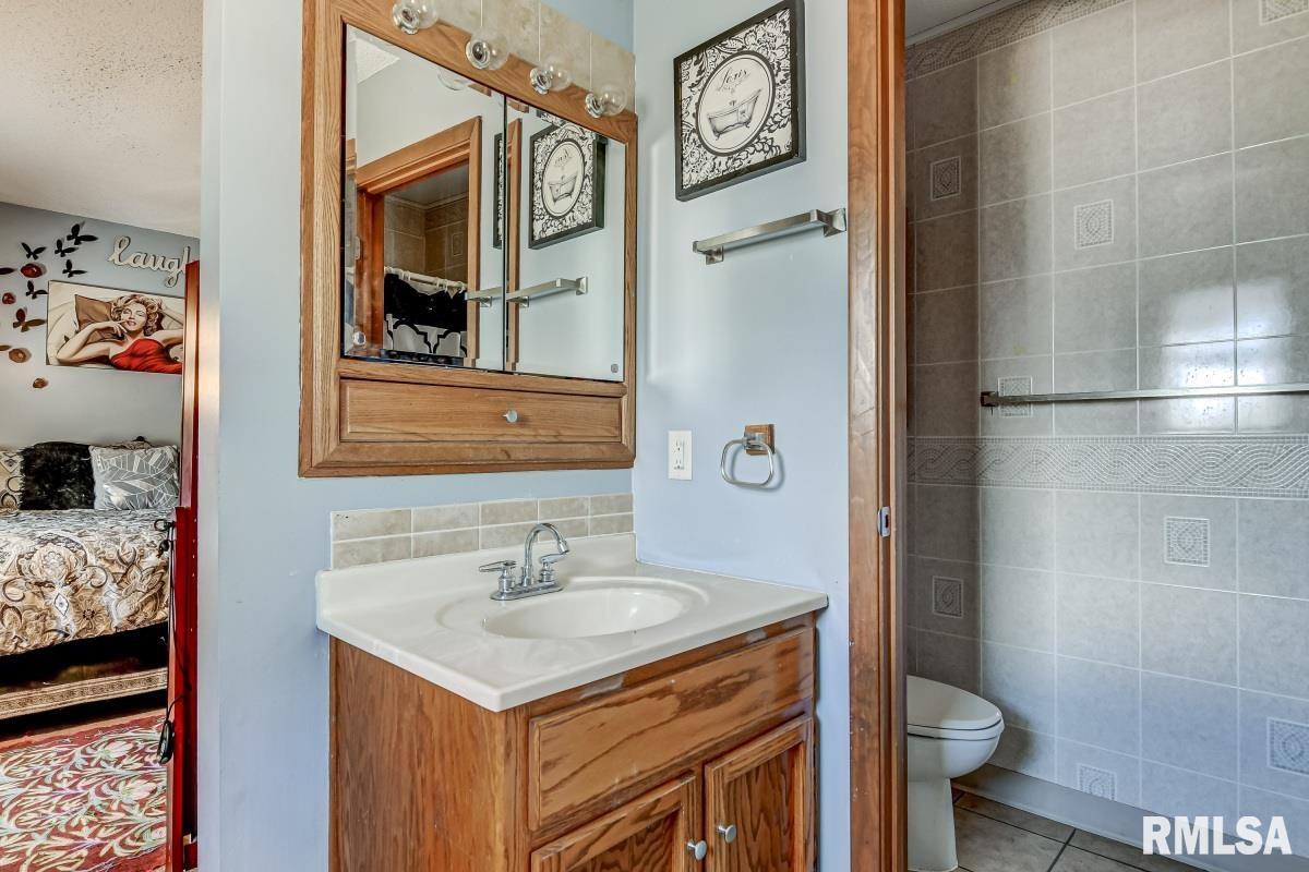 2712 Cheshire Road Springfield, IL 62703 - Photo 19 of 35