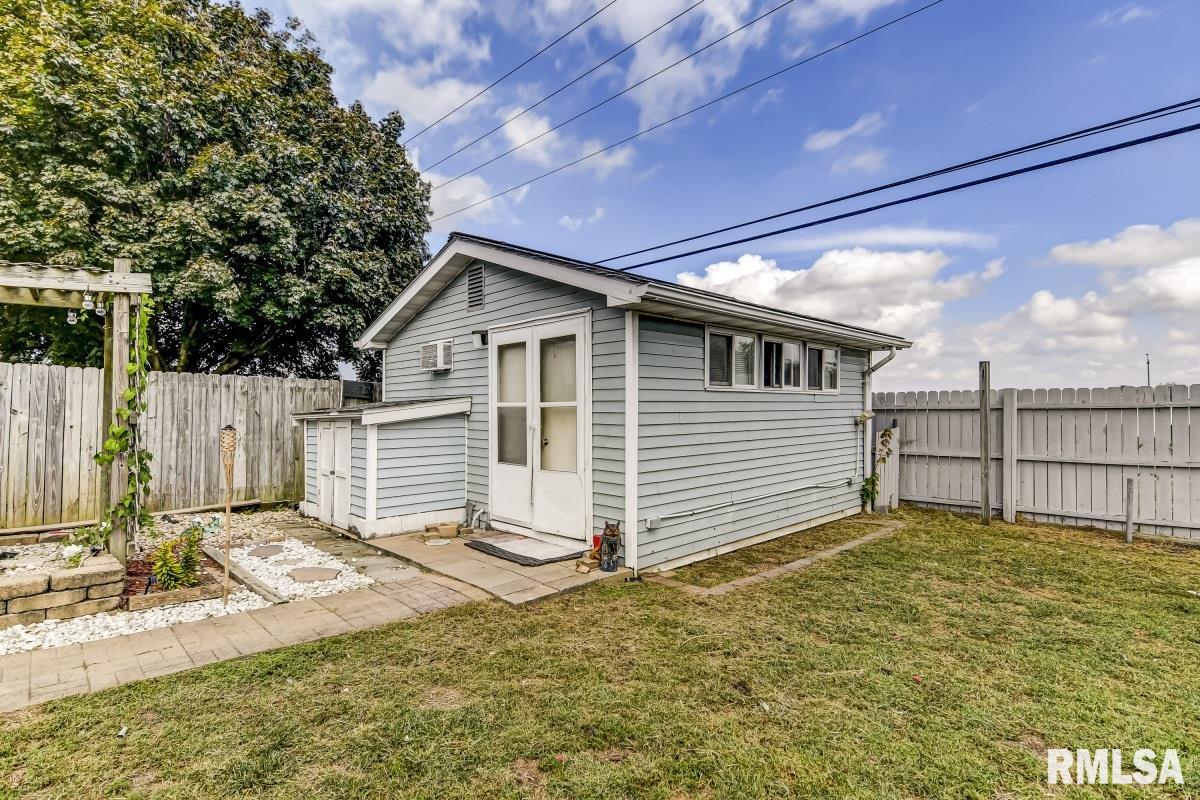 2712 Cheshire Road Springfield, IL 62703 - Photo 30 of 35