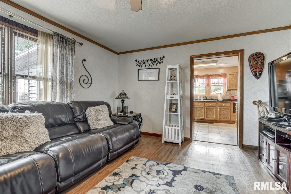 2712 Cheshire Road Springfield, IL 62703 - Photo 7 of 35