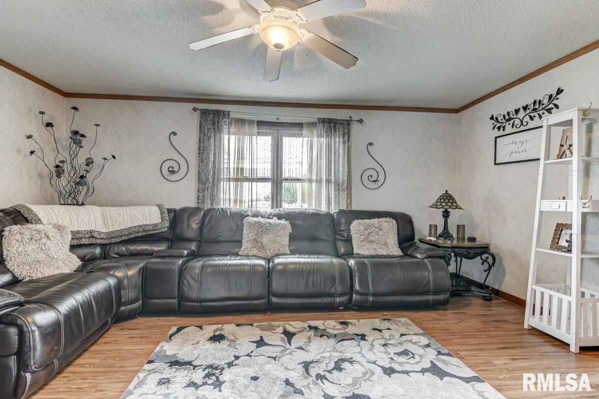 2712 Cheshire Road Springfield, IL 62703 - Photo 8 of 35