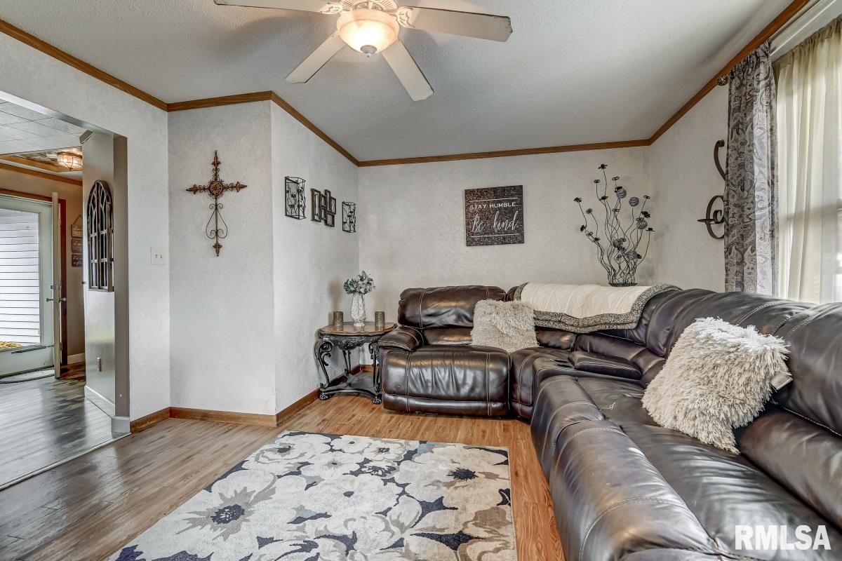 2712 Cheshire Road Springfield, IL 62703 - Photo 9 of 35