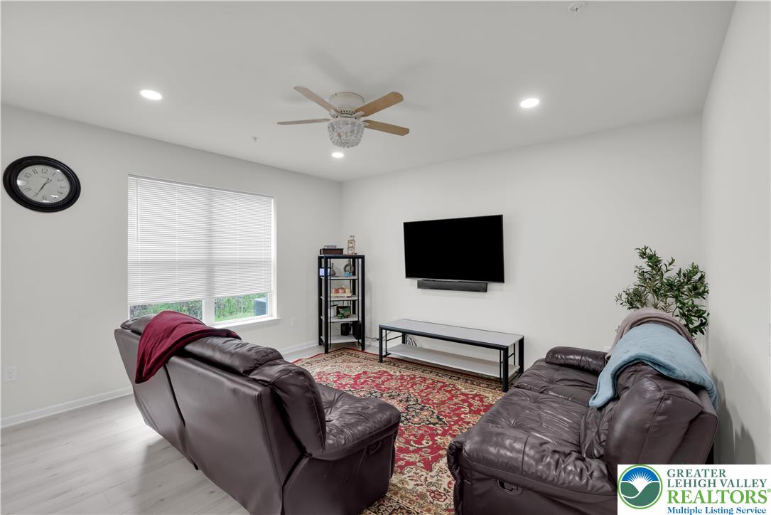 4816 Daisy Road Allentown, PA 18104 - Photo 14 of 38