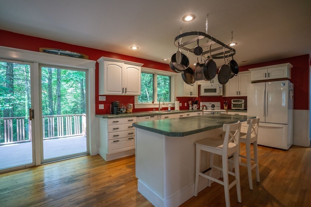 37 Woodlot Road Amherst, MA 01002 - Photo 11 of 42 Gallery Image 11