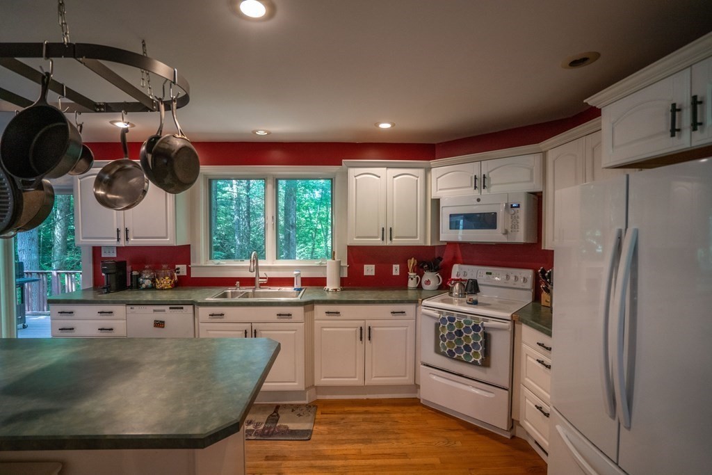 37 Woodlot Road Amherst, MA 01002 - Photo 15 of 42 Gallery Image 15