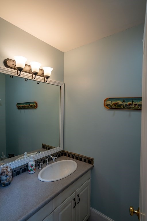37 Woodlot Road Amherst, MA 01002 - Photo 27 of 42 Gallery Image 27