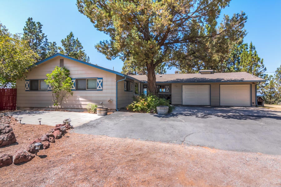 61175 Larsen Road Bend, OR 97702 - Photo 2 of 58 Larsen Rd 61175 RS (5 of 6)