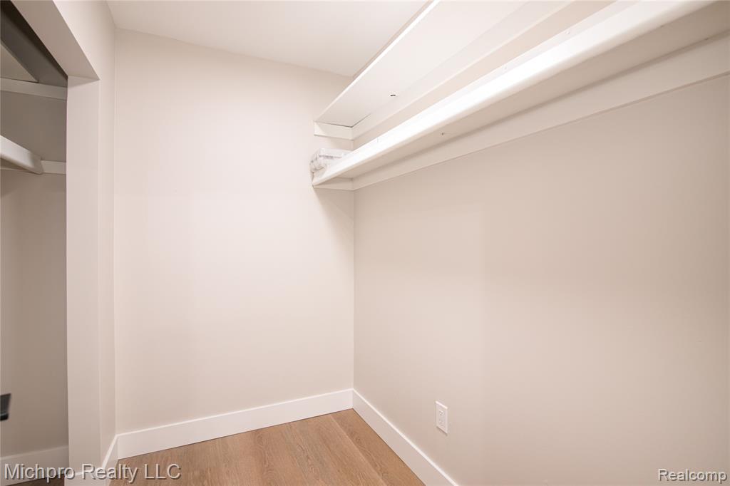 4577 Jerome Road Clarkston, MI 48346 - Photo 5 of 26