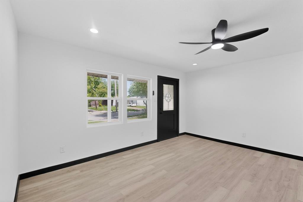 1624 Houghton Road Dallas, TX 75217 - Photo 7 of 40