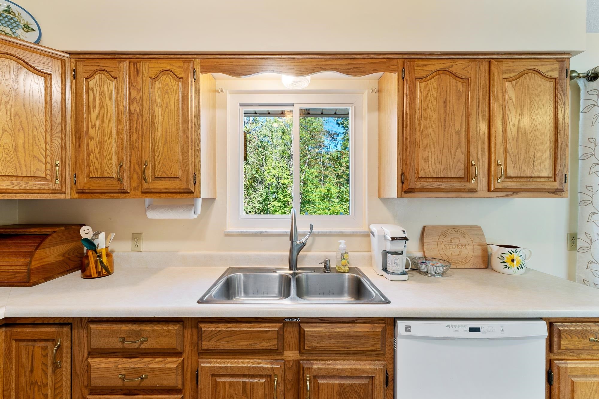 301 Deer Spring Lane Milton, WV 25541 - Photo 5 of 24 Gallery Image 5